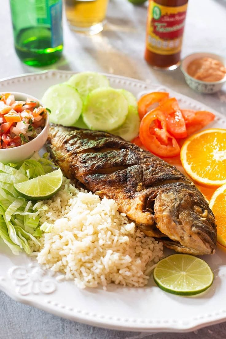 bandeja con mojarra